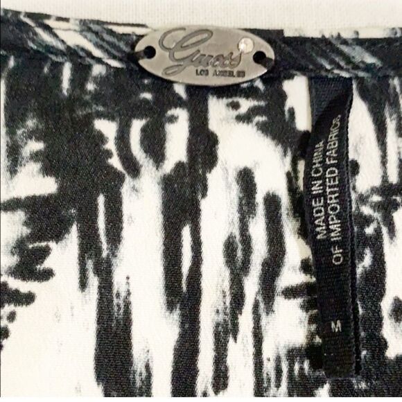 GUESS Black & White Abstract Print Belted Dress, M   - Picture 5 of 5